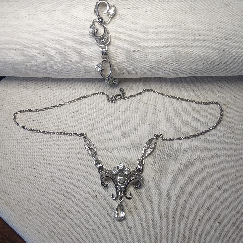 VINTAGE MARQUISE RHINESTONE FILIGREE TWISTED SWIRLED LEAVES STERLING SILVER